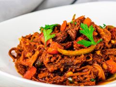 Ofertón para 10 personas! Ropa Vieja de res + Cervezas